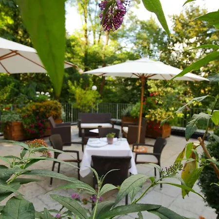 & Restaurant Michaelis 4* לייפציג