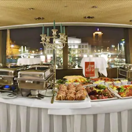 & Restaurant Michaelis מלון