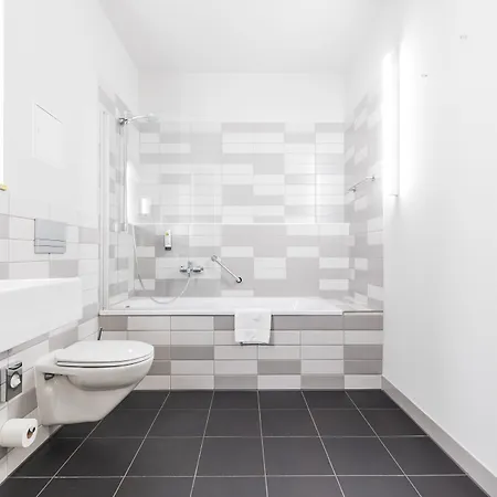 & Restaurant Michaelis 4* לייפציג